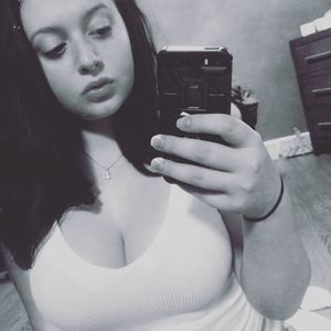 Meet your Posher, Adriana